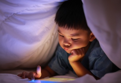 Ngủ quá ít có phải là nguyên nhân gây béo phì trẻ em hay không